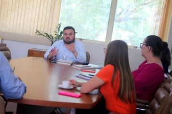 VISITA DAS REPRESENTANTES DA GOBBA LEATHER AO PREFEITO IGOR TAMBARA E EQUIPE MUNICIPAL 