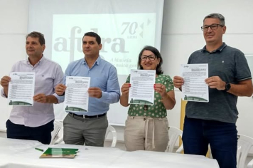 ASSINATURA DE TERMO DE ACORDO DE COOPERAÇÃO ENTRE A AFUBRA E O MUNICÍPIO DE JAGUARI 