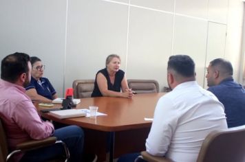 VISITA DA PROFESSORA FABIANI DELLA PACE CAMPARA AO PREFEITO IGOR TAMBARA