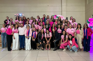CHÁ COM BOLO DA ASSOCIAÇÃO MÃO AMIGA CELEBRA SOLIDARIEDADE E ESPERANÇA