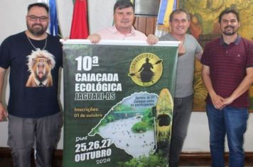 PREFEITO RECEBE OS CAIAQUEIROS DO VALE DO JAGUARI