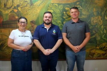 DELEGADO DE POLÍCIA VISITA PREFEITO IGOR TAMBARA E VICE-PREFEITA ELENICE CATTELAN