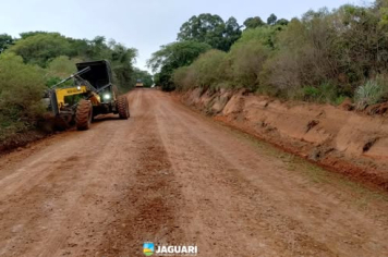 SECRETARIA DE OBRAS INTENSIFICA AÇÕES NOS DISTRITOS PARA MELHORAR A TRAFEGABILIDADE