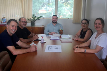 REUNIÃO COM REPRESENTANTES DO DEPUTADO ESTADUAL VALDECI OLIVEIRA