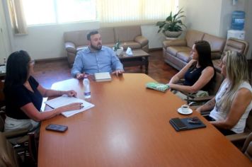 REUNIÃO ENTRE PREFEITO IGOR TAMBARA E DIRETORAS DA ESCOLA DE IJUCAPIRAMA