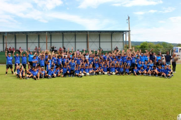 JAGUARI LANÇA PROJETO “FUTURO DO ESPORTE” COM ENTREGA DE UNIFORMES A ALUNOS