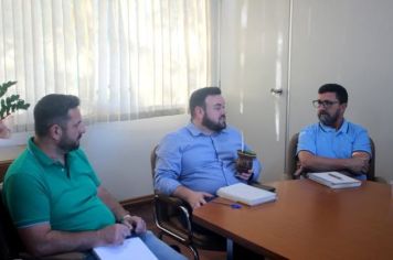 SEMANA INICIA COM REUNIÃO DA EQUIPE DE SECRETÁRIOS COM O PREFEITO IGOR TAMBARA