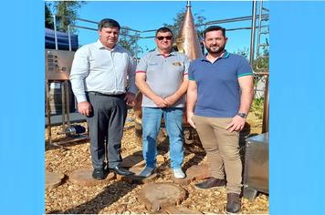 PREFEITO VISITA EMPRESA JAGUARIENSE PRESENTE NA EXPOINTER