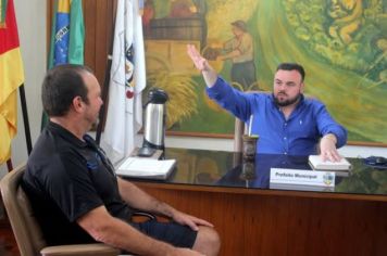 VISITA DO PRESIDENTE DA COOPERATIVA SÃO JOSÉ, AO PREFEITO IGOR TAMBARA E À VICE-PREFEITA ELENICE CATTELAN