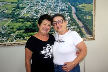 VISITA DA VOLUNTÁRIA EDA NADALON À VICE-PREFEITA ELENICE CATTELAN 