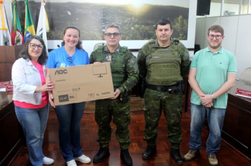 SECRETARIA DE AGRICULTURA ENTREGA COMPUTADORES PARA BRIGADA AMBIENTAL E ARPEJ