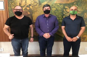 PREFEITO BETO TURCHIELLO RECEBE A VISITA DO ASSESSOR DO DEPUTADO GAÚCHO VALDECI OLIVEIRA