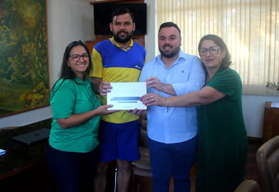 ENTREGA DE TABLETS PARA AGENTES COMUNITÁRIOS DE SAÚDE DE JAGUARI 