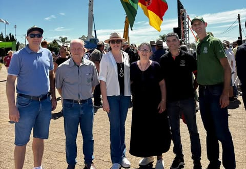 JAGUARI NA EXPODIRETO: VICE-PREFEITA ELENICE CATTELAN E EQUIPE PRESENTES NO MAIOR EVENTO DO AGRO!