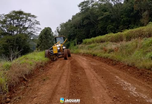 MANUTENÇÃO NAS ESTRADAS DO INTERIOR AVANÇA EM JAGUARI