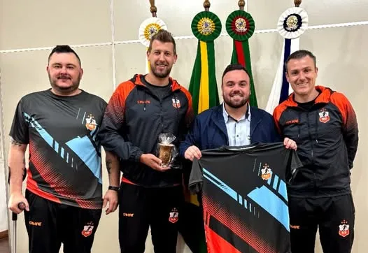 PREFEITO IGOR TAMBARA RECEBE REPRESENTANTES DO E.C. RIVERA PARA TRATAR DA 3ª COPA VERÃO DE FUTSAL 