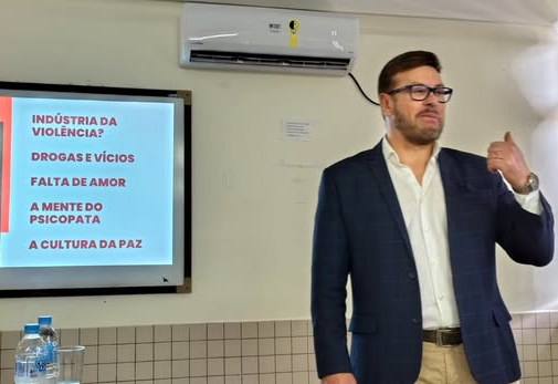 PALESTRA “A VIOLÊNCIA E SUAS RAÍZES: O PAPEL DA EDUCAÇÃO”