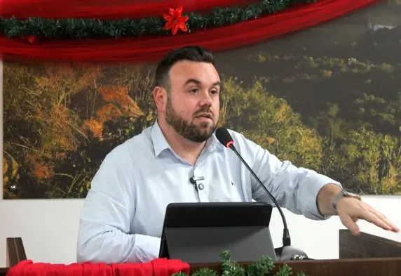 Prefeito Igor utiliza a Tribuna da Câmara de Vereadores