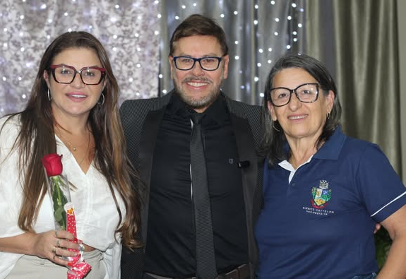 VICE-PREFEITA ELENICE PARTICIPA DE PALESTRAS NA SEMANA MAIS MULHER