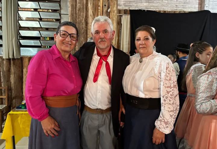 VICE-PREFEITA PRESTIGIA HOMENAGEM AO TRADICIONALISTA CLÁUDIO VITÓRIO TADIELLO