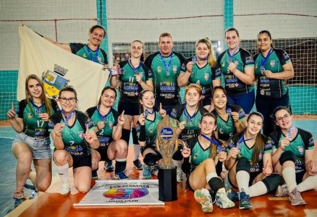 VÔLEI MANIA CONQUISTA MAIS UM TROFEÚ