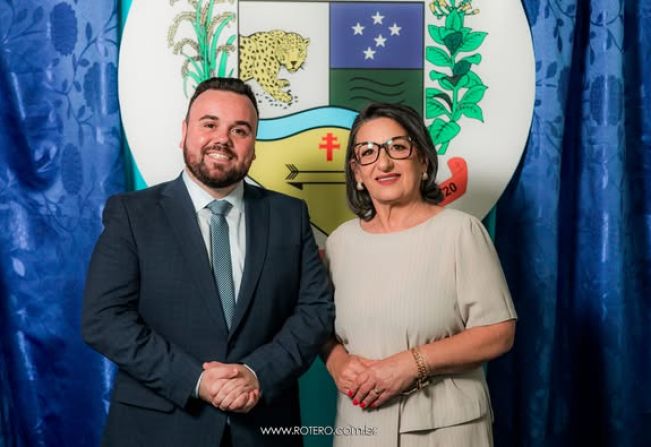 FOTOS DA SESSÃO DE POSSE DO PREFEITO IGOR E DA VICE-PREFEITA ELENICE 