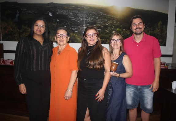 VICE-PREFEITA ELENICE CATTELAN PARTICIPA DE PALESTRAS NA CÂMARA DE VEREADORES NA SEMANA MAIS MULHER