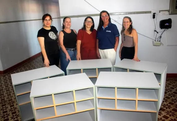 NOVO MOBILIÁRIO É ENTREGUE À EMEI TIA MANA