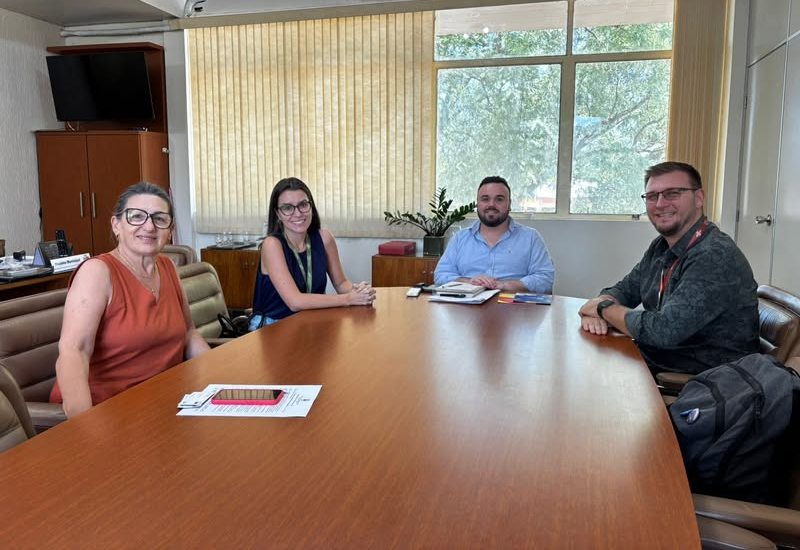 PREFEITO IGOR TAMBARA E VICE ELENICE CATTELAN RECEBEM GESTOR DO SEBRAE