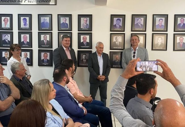 POSSE DA NOVA DIRETORIA DA AM CENTRO COM A PRESENÇA DO PREFEITO DE JAGUARI