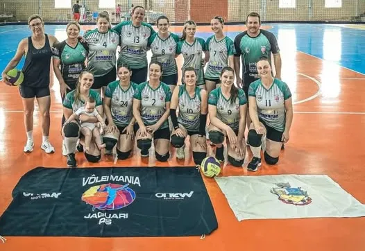ESCOLINHA VÔLEI MANIA ENCERRA PARTICIPAÇÃO NO 3º TORNEIO INTEGRAÇÃO DE VOLEIBOL FEMININO COM TÍTULO GERAL