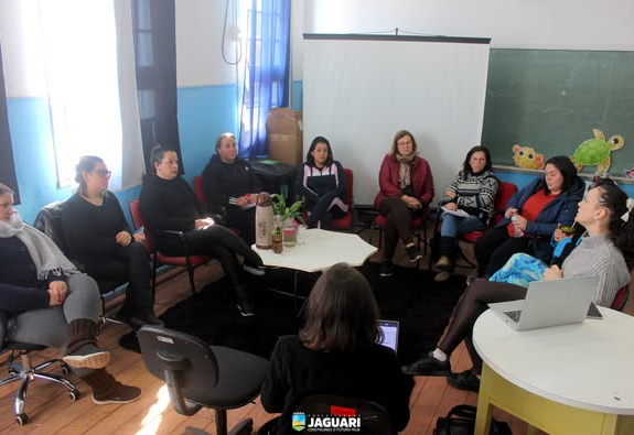 VISITADORAS DO PIM PARTICIPAM DE RODA DE CONVERSA COM A DRA. PATRÍCIA TURCHETTI SOBRE CUIDADOS COM VIROSES