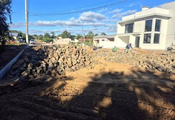 OBRAS DE PAVIMENTAÇÃO JÁ INICIARAM EM JAGUARI