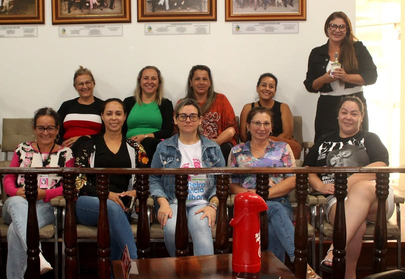 VISITADORAS DO PROGRAMA PRIMEIRA INFÂNCIA MELHOR (PIM) SE REÚNEM COM A PRESIDENTE DA CÂMARA DE VEREADORES, CÁTINA MONTEIRO FRESCURA
