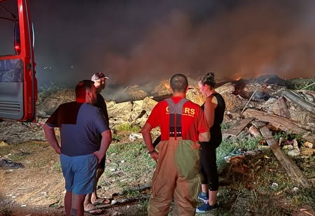 INCÊNDIO NO ANTIGO ATERRO MUNICIPAL: PREFEITURA TRABALHA INTENSAMENTE NO COMBATE