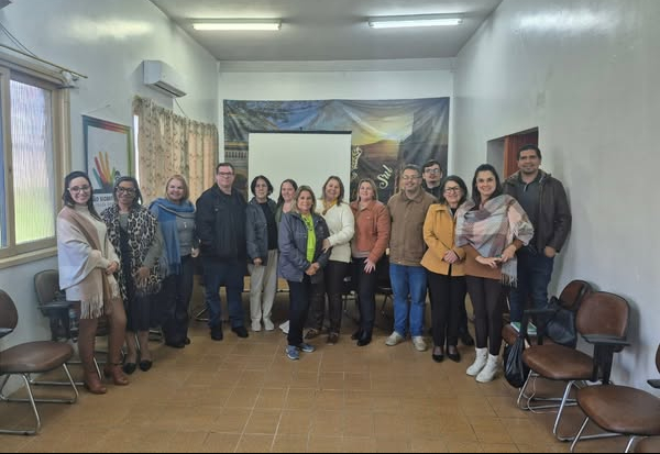 VICE-PREFEITA ELENICE CATTELAN PARTICIPA DE REUNIÃO SOBRE CIDADES EDUCADORAS 