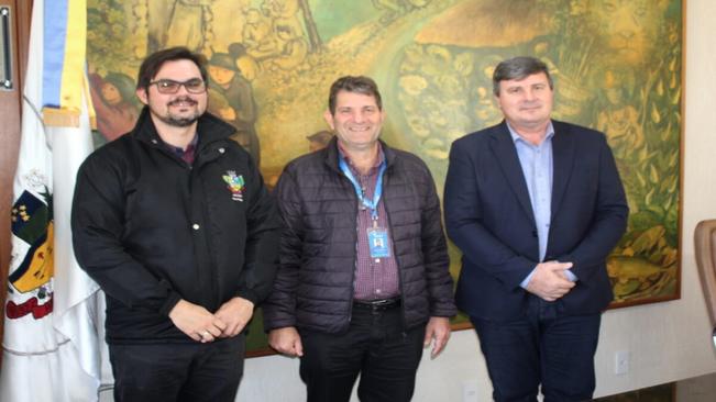 ASSESSOR DA FAMURS VISITA JAGUARI