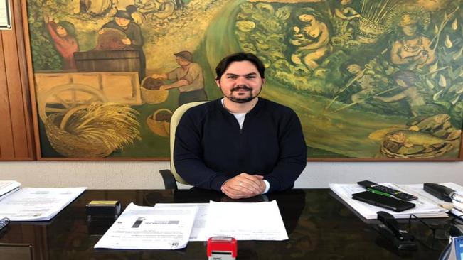 VICE-PREFEITO LUCAS CATTELAN ASSUME A CHEFIA DO EXECUTIVO MUNICIPAL