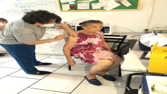 Vacinação chega a Pequena Casa da Divina Providência