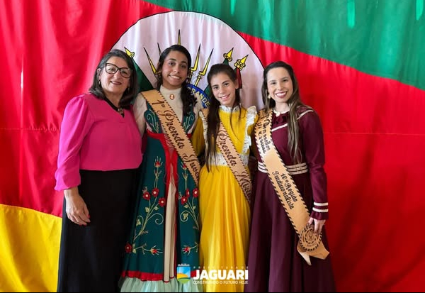 VICE-PREFEITA ELENICE CATTELAN PARTICIPA DA CIRANDA CULTURAL DE PRENDAS – 48 ANOS DE HISTÓRIA DA 10ª RT