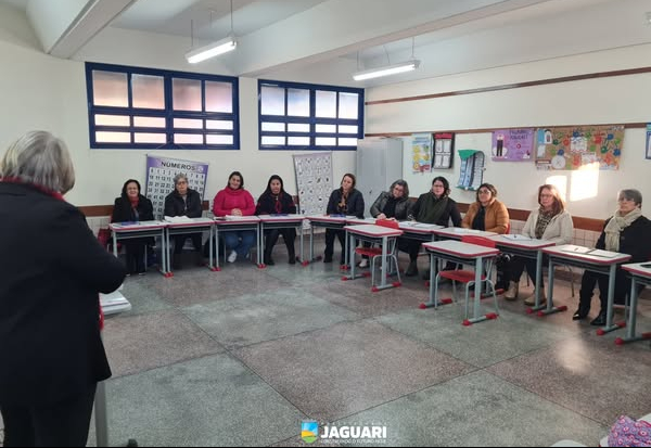 FORMAÇÃO PEDAGÓGICA REGIONAL REÚNE PROFESSORES DOS ANOS INICIAIS EM JAGUARI