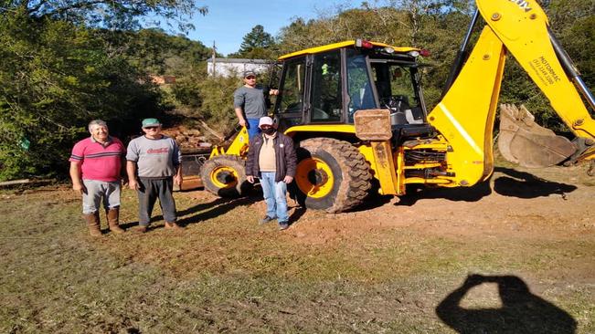 SECRETARIA DE OBRAS RECUPERA PONTE DANIFICADA PELA ENCHENTE
